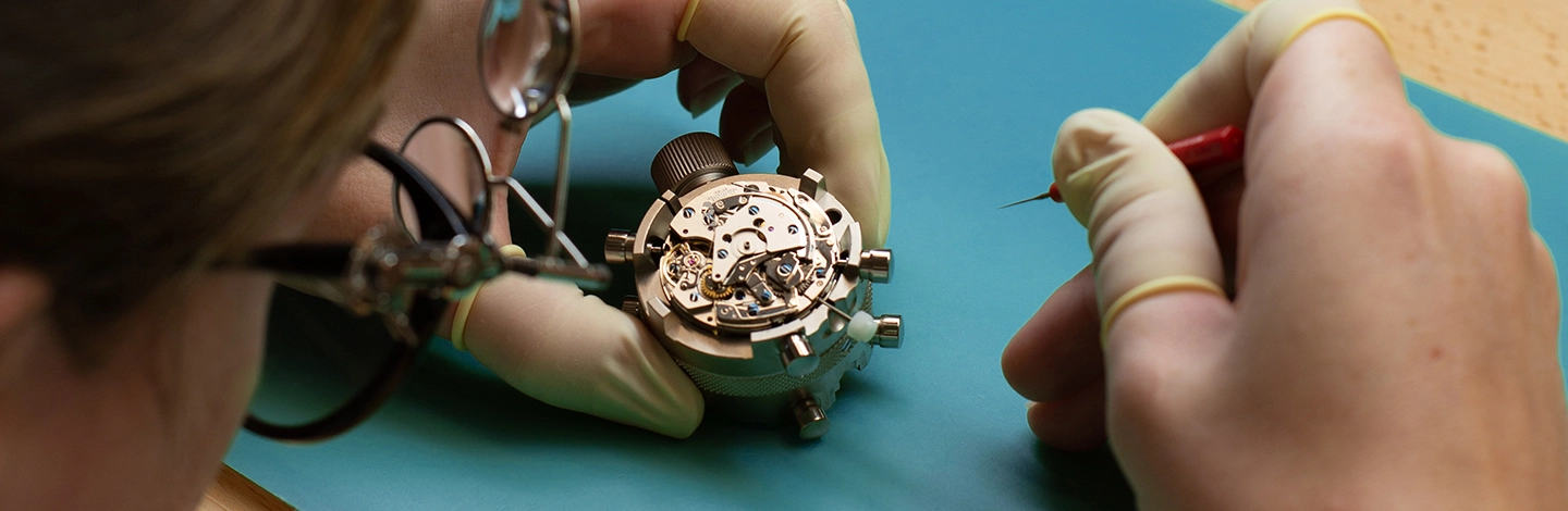 A watch specialist working in Maison Birks' Atelier centre.